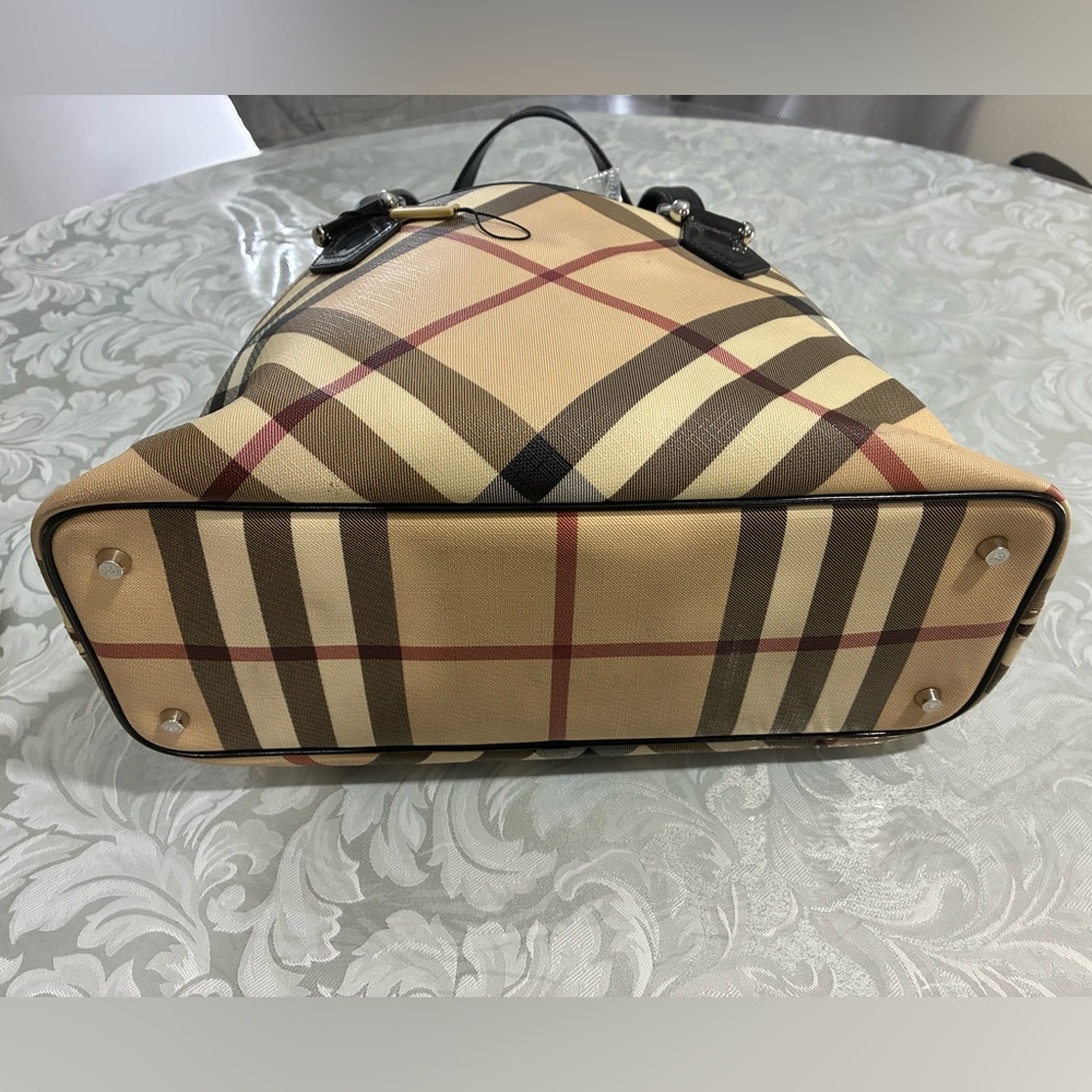 Burberry Tote Bag - Picture 14 of 14
